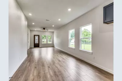 747 N Wilhite Street, Cleburne, TX 76031 - Photo 5