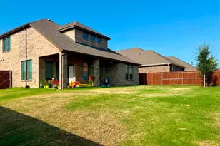 8141 Danny Scarth Ln, Fort Worth, TX 76120 - Photo 13