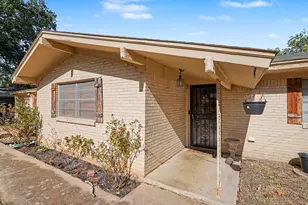 1553 Montclair Dr, Fort Worth, TX 76103 - Photo 3