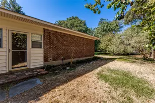 605 S Ravinia Dr, Dallas, TX 75211 - Photo 15