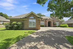 104 Chaparral Dr, Hillsboro, TX 76645 - Photo 3
