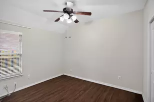 8418 Timberbrook Ln, Dallas, TX 75249 - Photo 11