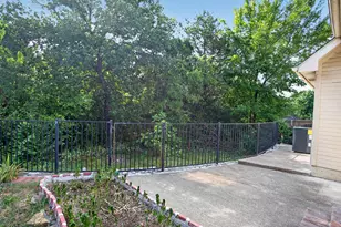 8418 Timberbrook Ln, Dallas, TX 75249 - Photo 17