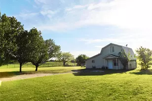 31 Rogers Cir, Krum, TX 76249 - Photo 3