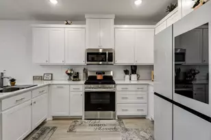 7031 Cedar Crk Dr, Grand Prairie, TX 75054 - Photo 7