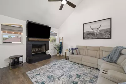 1907 Clearview Drive, Ennis, TX 75119 - Photo 7