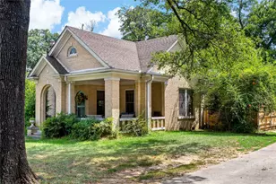 610 Fitzhugh, Paris, TX 75460 - Photo 1