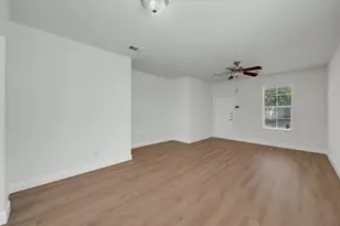 9810 Walnut Hill Dr, Providence Village, TX 76227 - Photo 7