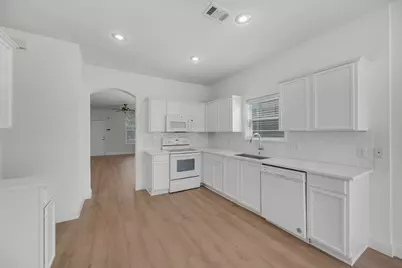 9810 Walnut Hill Drive, Providence Village, TX 76227 - Photo 7