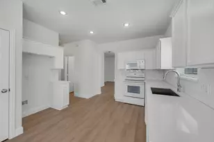 9810 Walnut Hill Dr, Providence Village, TX 76227 - Photo 9