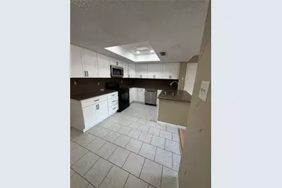705 Cimarron Trail, Irving, TX 75063 - Photo 9