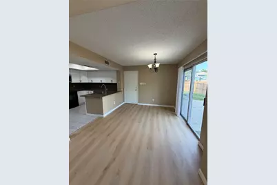 705 Cimarron Trail, Irving, TX 75063 - Photo 7