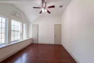 6315 Meadowglen Dr, Arlington, TX 76018 - Photo 13