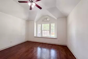 6315 Meadowglen Dr, Arlington, TX 76018 - Photo 15