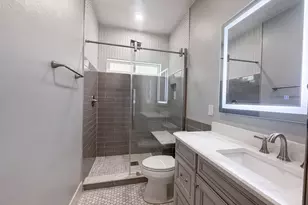 6315 Meadowglen Dr, Arlington, TX 76018 - Photo 17
