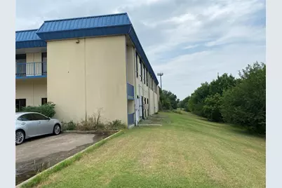 1039 N Interstate 35E Highway N #E, Carrollton, TX 75006 - Photo 13