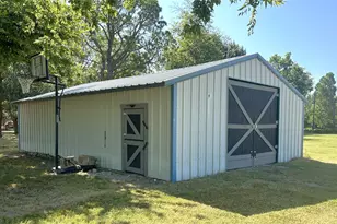 1689 W Fm 898, Bonham, TX 75418 - Photo 11