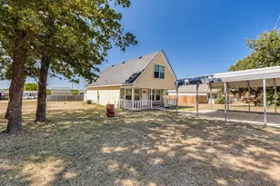 11001 Shady Oaks Dr, Runaway Bay, TX 76426 - Photo 1