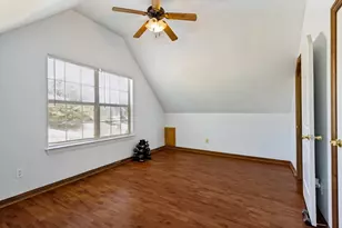 11001 Shady Oaks Dr, Runaway Bay, TX 76426 - Photo 13