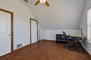 11001 Shady Oaks Dr, Runaway Bay, TX 76426 - Photo 13