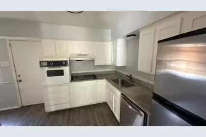 1907 Nolen Court, Arlington, TX 76012 - Photo 17