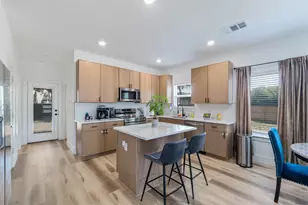2749 Bethurum Ave, Dallas, TX 75215 - Photo 9