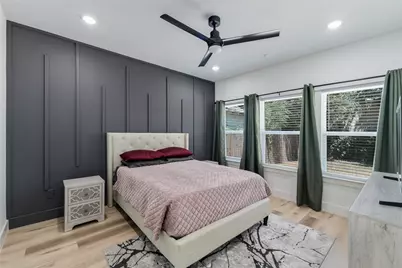2749 Bethurum Avenue, Dallas, TX 75215 - Photo 11