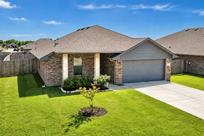 117 Willowbend Loop, Mabank, TX 75147 - Photo 1