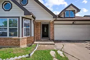 3253 Beavers Bend Trail, Grand Prairie, TX 75052 - Photo 3
