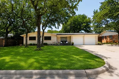 64 Somerset Terrace, Bedford, TX 76022 - Photo 1