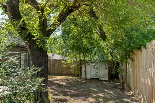 207 Hackberry St, Terrell, TX 75160 - Photo 21