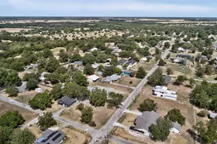 707 W Turner St, Wolfe City, TX 75496 - Photo 35