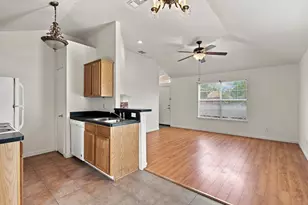 616 Mustang Ct, Little Elm, TX 75068 - Photo 9