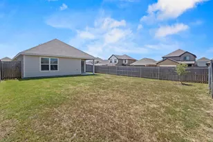 1600 Luke St, Ennis, TX 75119 - Photo 29