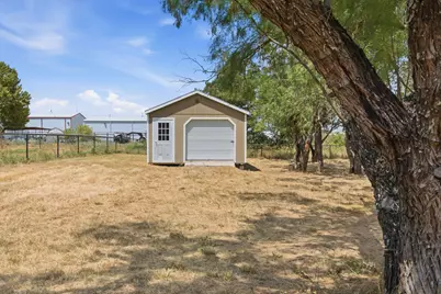 1009 Northern Oaks Court, Springtown, TX 76082 - Photo 33
