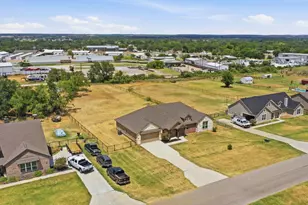 1009 Northern Oaks Ct, Springtown, TX 76082 - Photo 35