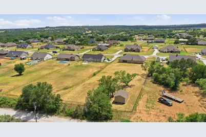 1009 Northern Oaks Court, Springtown, TX 76082 - Photo 39