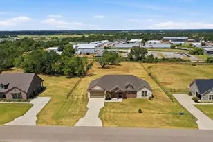1009 Northern Oaks Ct, Springtown, TX 76082 - Photo 33