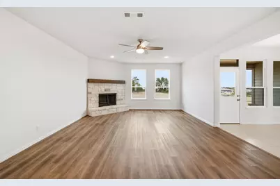 1009 Northern Oaks Court, Springtown, TX 76082 - Photo 13