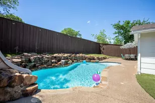 641 Furlong Dr, Dallas, TX 75211 - Photo 3