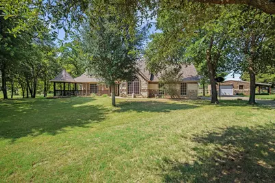 112 Knight Court, Springtown, TX 76082 - Photo 3