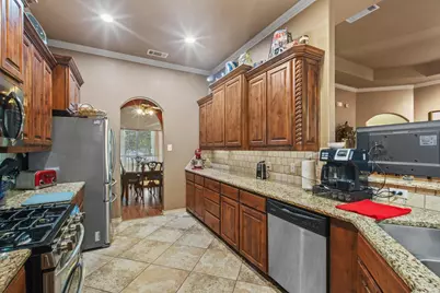 112 Knight Court, Springtown, TX 76082 - Photo 9