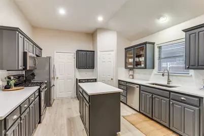 6817 Beverly Glen Drive, Fort Worth, TX 76132 - Photo 9