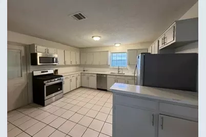 1017 Mill River Drive, Garland, TX 75043 - Photo 3