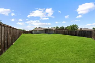 2303 Silverthorne Dr, Dallas, TX 75287 - Photo 31