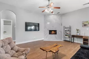 144 Price Cir, Hackberry, TX 75036 - Photo 5