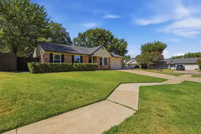 2606 Worth Forest Court, Arlington, TX 76016 - Photo 3
