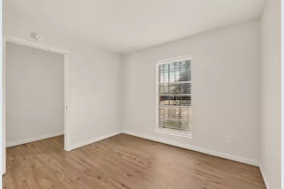 9905 Grove Oaks Boulevard, Dallas, TX 75217 - Photo 23
