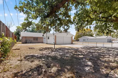 9905 Grove Oaks Boulevard, Dallas, TX 75217 - Photo 35