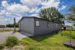 18327 Gholson Rd, Waco, TX 76705 - Photo 17